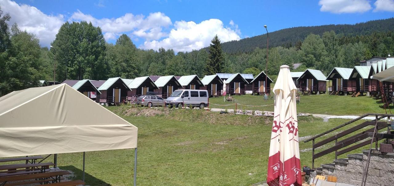 Retro Kemp Pod Boubinem Horní Vltavice المظهر الخارجي الصورة